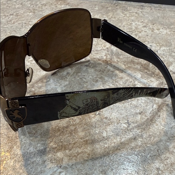 Khan Shield Women Men Sunglasses with Lion Crest - Picture 2 of 8